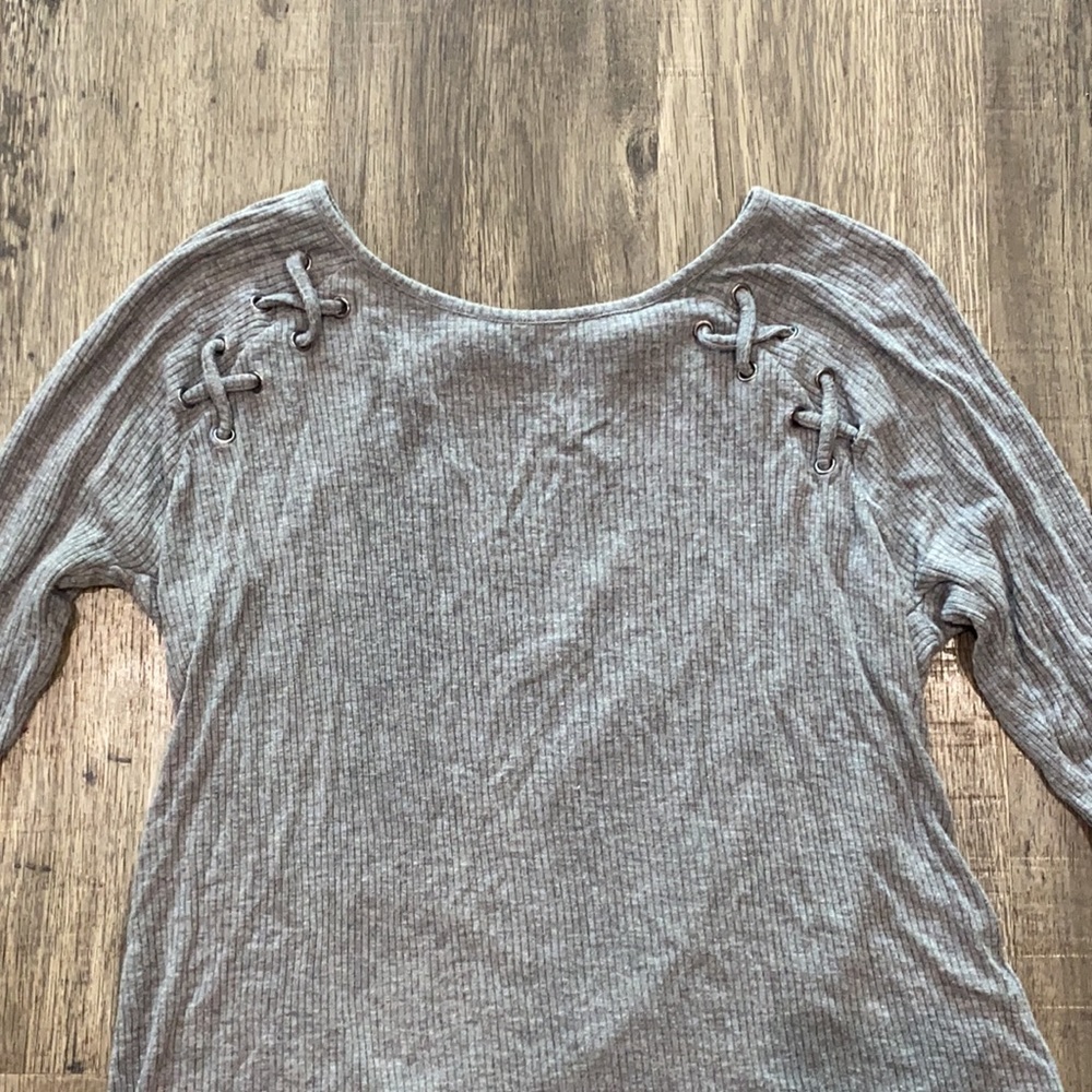 Grey long sleeve - Picture 2 of 2